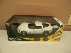 HOT WHEELS 118 SCALE DIE-CAST C6 CORVETTE LIMITED EDITION 1 - 8,500 - NICE - IN BOX - SEE PICTURES