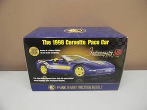 THE FRANKLIN MINT 124 SCALE DIE-CAST PRECISION MODEL - 1998 CORVETTE PACE CAR INDIANAPOLIS 500 MAY 24th 1998 - NEW IN BOX - SEE PICTURES