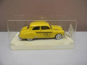 SOLIDO CHEVROLET 1950 SEDAN TAXI 4509 DIE-CAST CAR - IN CASE - AWESOME PIECE - SEE PICTURES