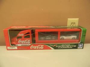 GM  OFFICIAL LICENSED PRODUCT  2005 CORVETTE CARRIER COCACOLA - NEW IN BOX - NICE - SEE PICTURES
