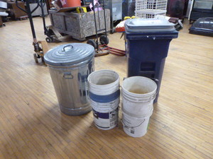 2 Trash Cans