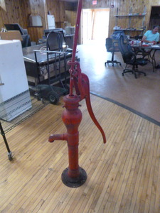 Vintage Tradern Hand Water Pump