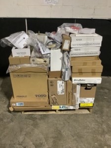 lot 31 image: Pallet of Bathroom Toilet Tanks, Lids, & Parts. See Pictures