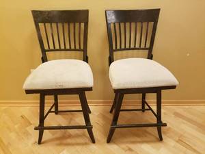 2 Swivel Stools