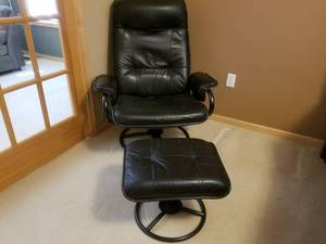 Vintage Leather Swivel Lounge and Ottoman