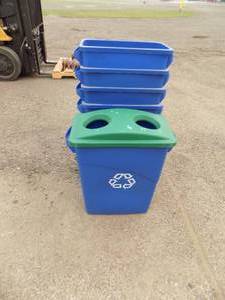 5 Rubbermaid Recycle Garbage Receptacle