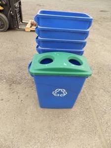 5 Rubbermaid Recycle Garbage Receptacle