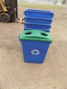5 Rubbermaid Recycle Garbage Receptacle
