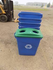 5 Rubbermaid Recycle Garbage Receptacle