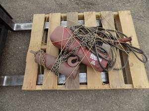Dayton Chain Hoist 1 Ton