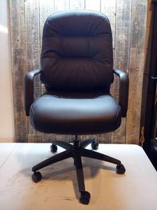 lot 46 image: HON Leather 2090 Pillow-Soft Series Black Executive High-Back SwivelTilt Chair