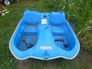 Sun dolphin Paddle Boat