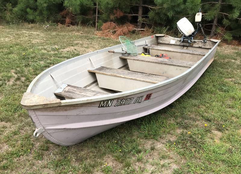 Boat aluminum 13 ft starcraft with trailer - Miscellaneous Items