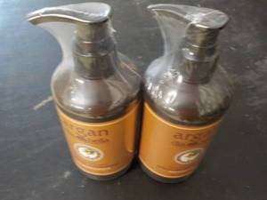 lot 218 image: 2 - 10.1 oz Bottles Argan Diabella ...