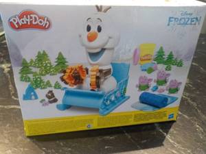 lot 192 image: Play-Doh Disney Frozen...