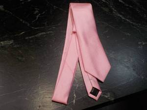 lot 252 image: Pink Tie...