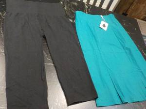 lot 286 image: Muxxn Skirt and Capris size M...