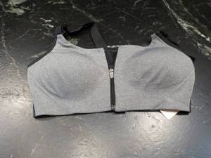 lot 290 image: Bra size 36B...