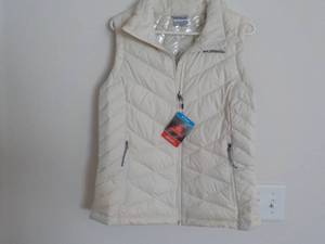 lot 293 image: Columbia Vest size M...