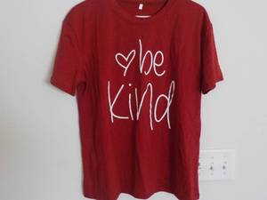 lot 295 image: BeKind size L T-shirt...