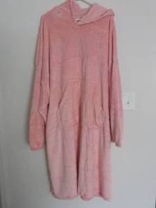 lot 298 image: Athaelay Wearable Hooded Fuzzy Soft...