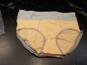 lot 300 image: 5 pairs Undies size XL...