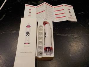 lot 323 image: Hydrating Micro Crystal Blackhead A...