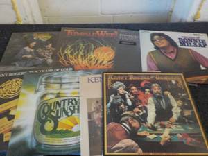 lot 332 image: 8 Records...