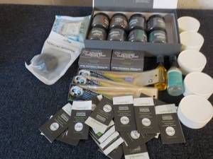 lot 345 image: InVitamin and BeMindful Sample Pack...