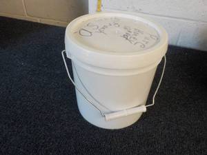 lot 354 image: Tub of Pure Honey from S Dakota...