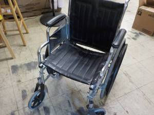 lot 362 image: Wheel Chair- seat 18 Wide...