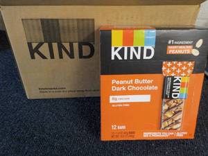 lot 373 image: Box of 12 Kind Peanut Butter Bar Ch...