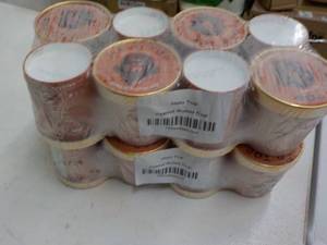 lot 389 image: 16 Tubs Halo Top Peanut Butter Cup ...