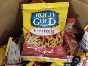 lot 429 image: 4 Cases Frito-O-Lay Heartzels 40 b...