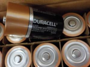 lot 512 image: Case of 112 Duracell Size D Batteri...