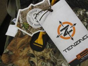 lot 2 image: Tenzing Turkey Hunting Vest- New r...