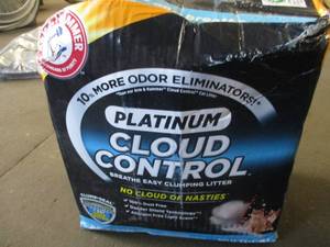lot 14 image: Arm and Hammer Platinum Cat Liter- ...