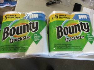 lot 70 image: 2 Packages of Bounty paper towel