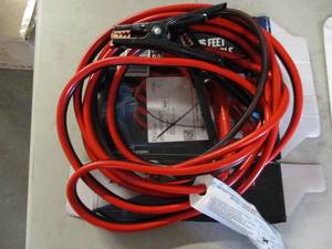 lot 82 image: Heavy Duty 16 foot 6 Gauge Booster ...