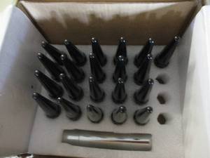lot 117 image: 21 Mikkupp Lug Nuts...