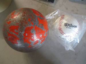 lot 118 image: 6 kg Ball and a Wilson Basketball...
