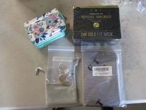 lot 121 image: Misc. Womens Lot of Coin Purses...