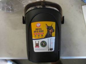 lot 145 image: Arm and Hammer Swivel Bin and Rake...