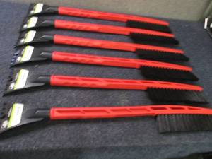 6- Auto Drive 24 inch IcescraperSn...