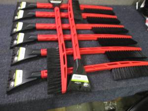 8- Auto Drive 24 inch IcescraperSn...