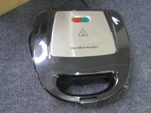 Hamilton Beach Sandwich Maker out o...