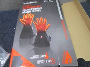 Action Heat 5 Volt Rechargeable Fea...