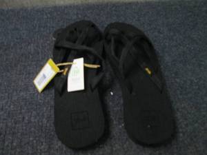 Size 11 Teva Ladies Olowahu Sandals...