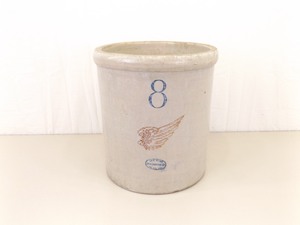 lot 2 image: Antique Red Wing #8 Crock