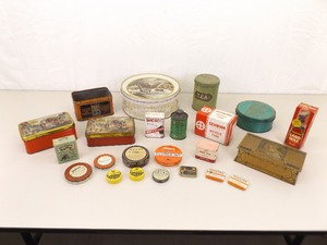 lot 3 image: Large Lot of Antique and Vintage Advertising Tins